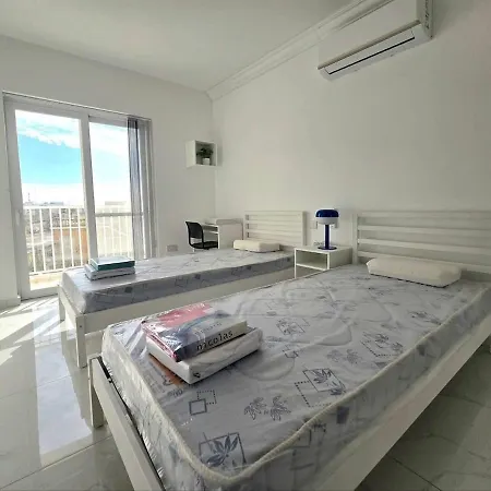 3 Bedroom Modern In The Centre Of Victoria, Gozo, Malta Lägenhet *