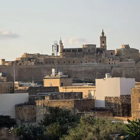 3 Bedroom Modern In The Centre Of Victoria, Gozo, Malta Appartement