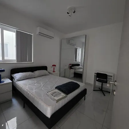 Appartement 3 Bedroom Modern In The Centre Of Victoria, Gozo, Malta